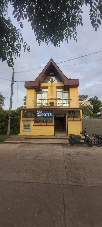 Tapir Hotel Leticia Exterior photo